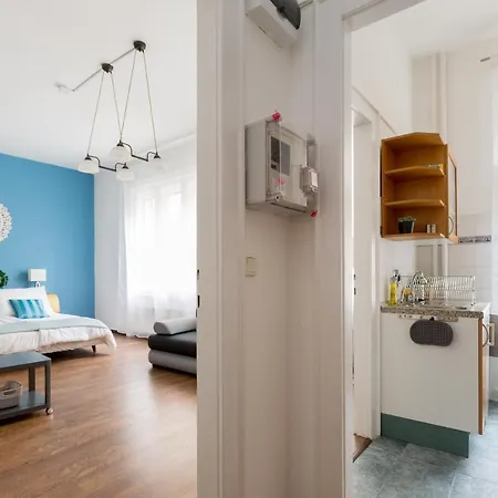 Metro Central Apartment
